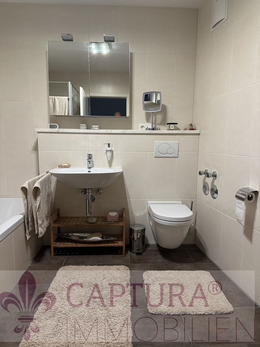 Bad mit Wanne und Dusche Etagenwohnung Ingolstadt