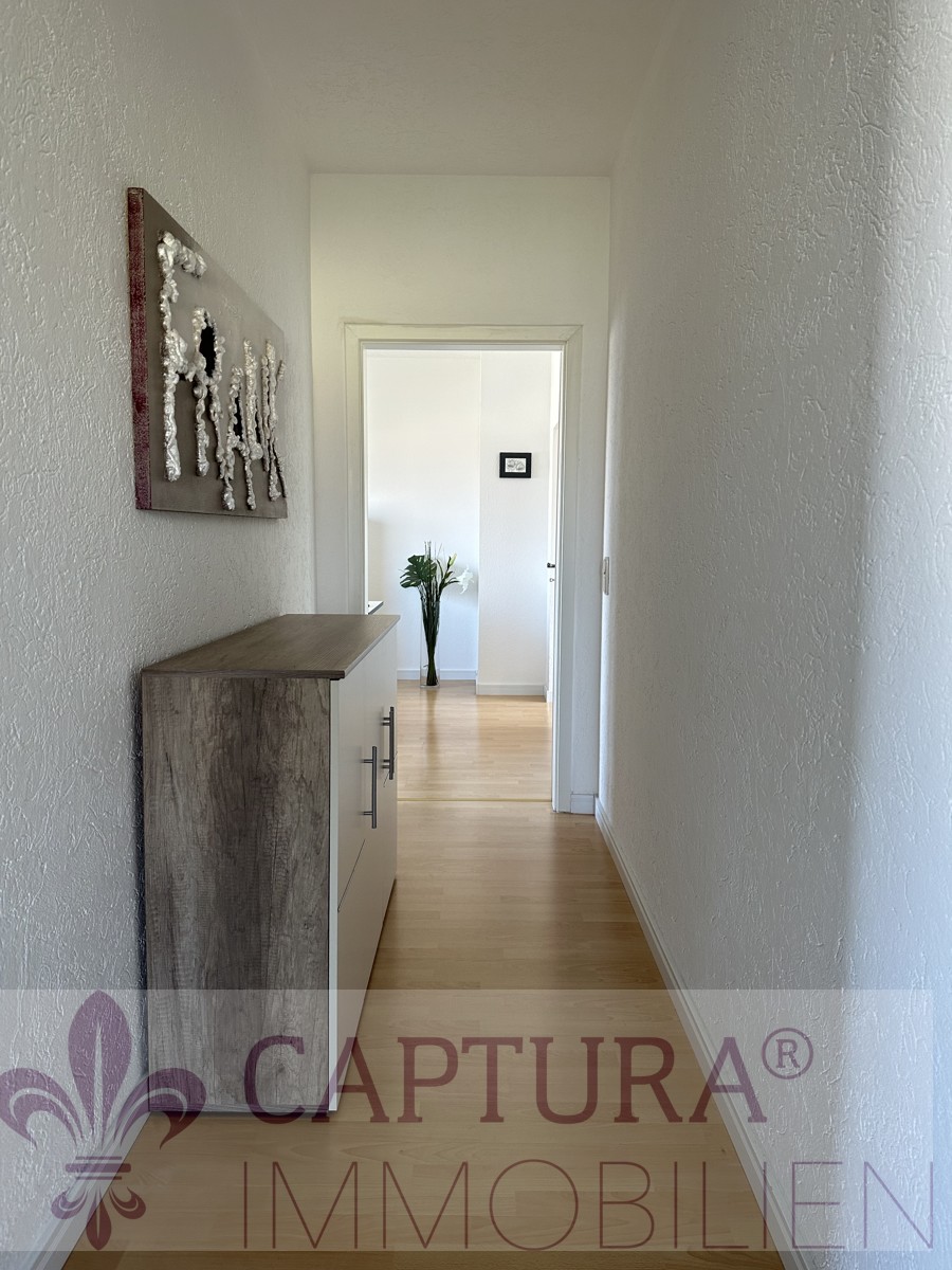 Flur OG Zweifamilienhaus Illingen