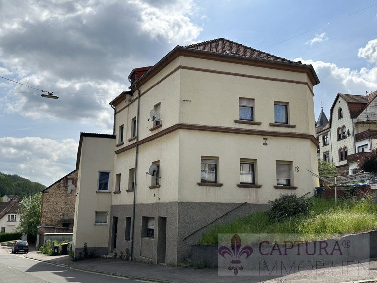 Stra�enansicht Quierschied / Fischbach Mehrfamilienhaus Attraktives MFH in Quierschied-Fischbach mit 9,2% Bruttomietrendite!