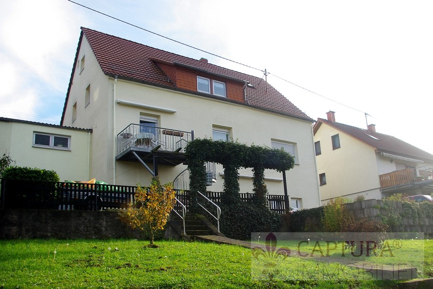 R�ckansicht mit Garten Zweifamilienhaus Illingen / Wustweiler