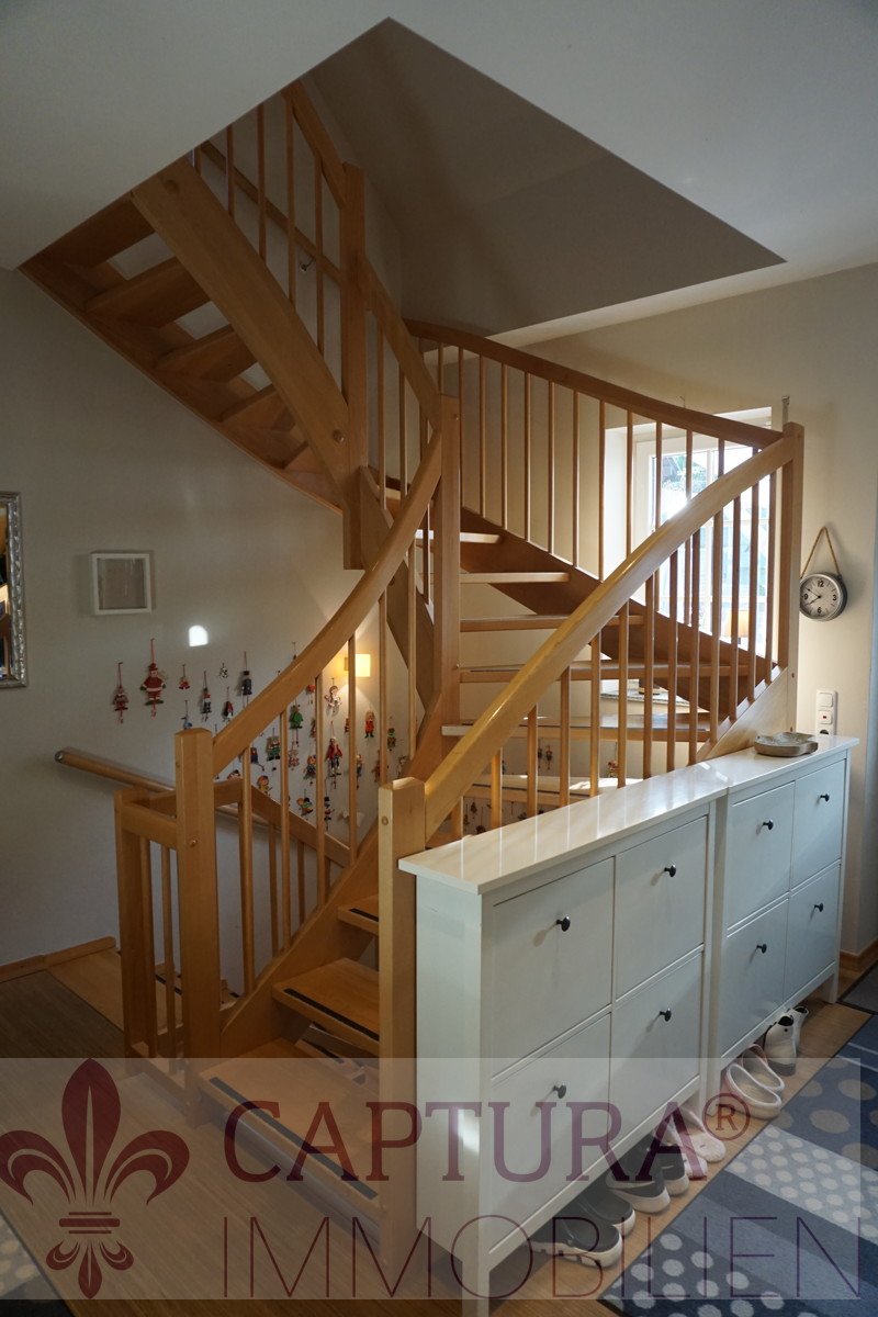 Eingangsbereich und Treppenhaus Einfamilienhaus Pluwig