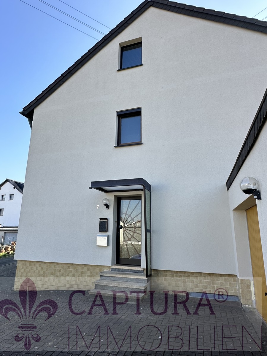 Hauseingang Zweifamilienhaus Illingen