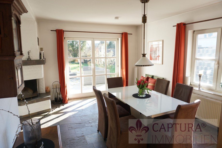 Essbereich mit Zugang zur Terrasse Einfamilienhaus Saarlouis
