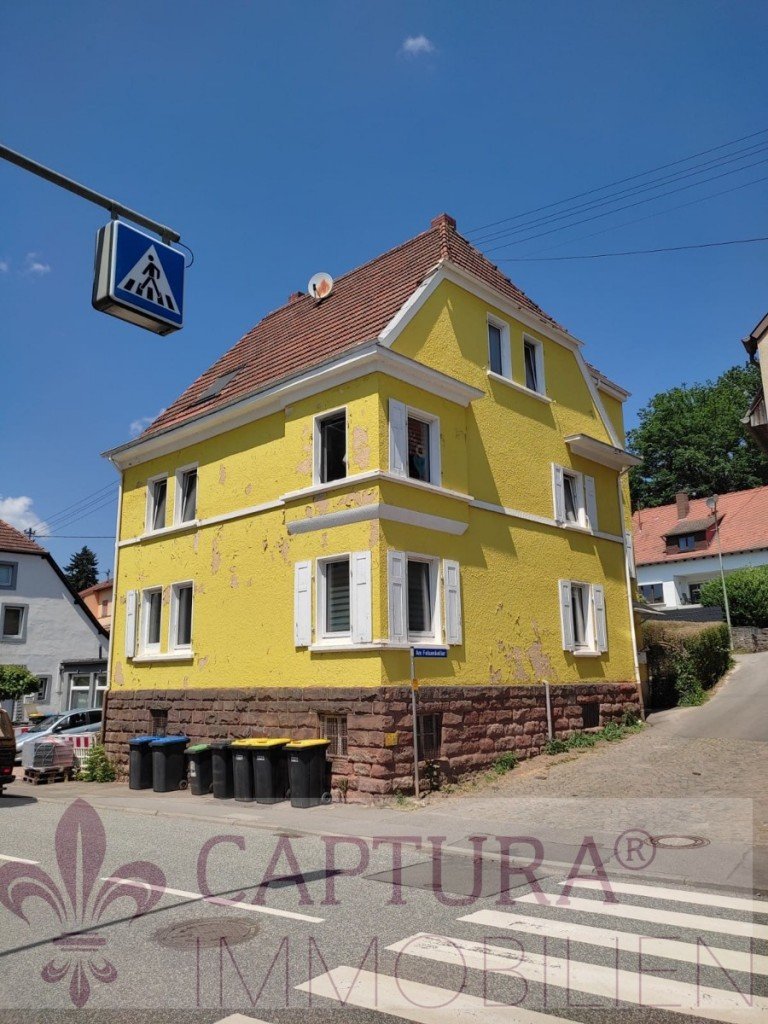 Vorderansicht Ottweiler Mehrfamilienhaus Charmantes Mehrfamilienhaus mit 3 Wohneinheiten in Ottweiler!