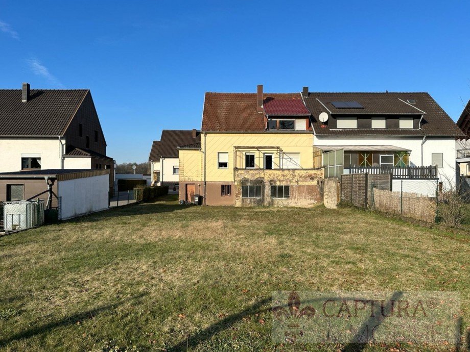 R�ckansicht mit Garten Einfamilienhaus Saarwellingen