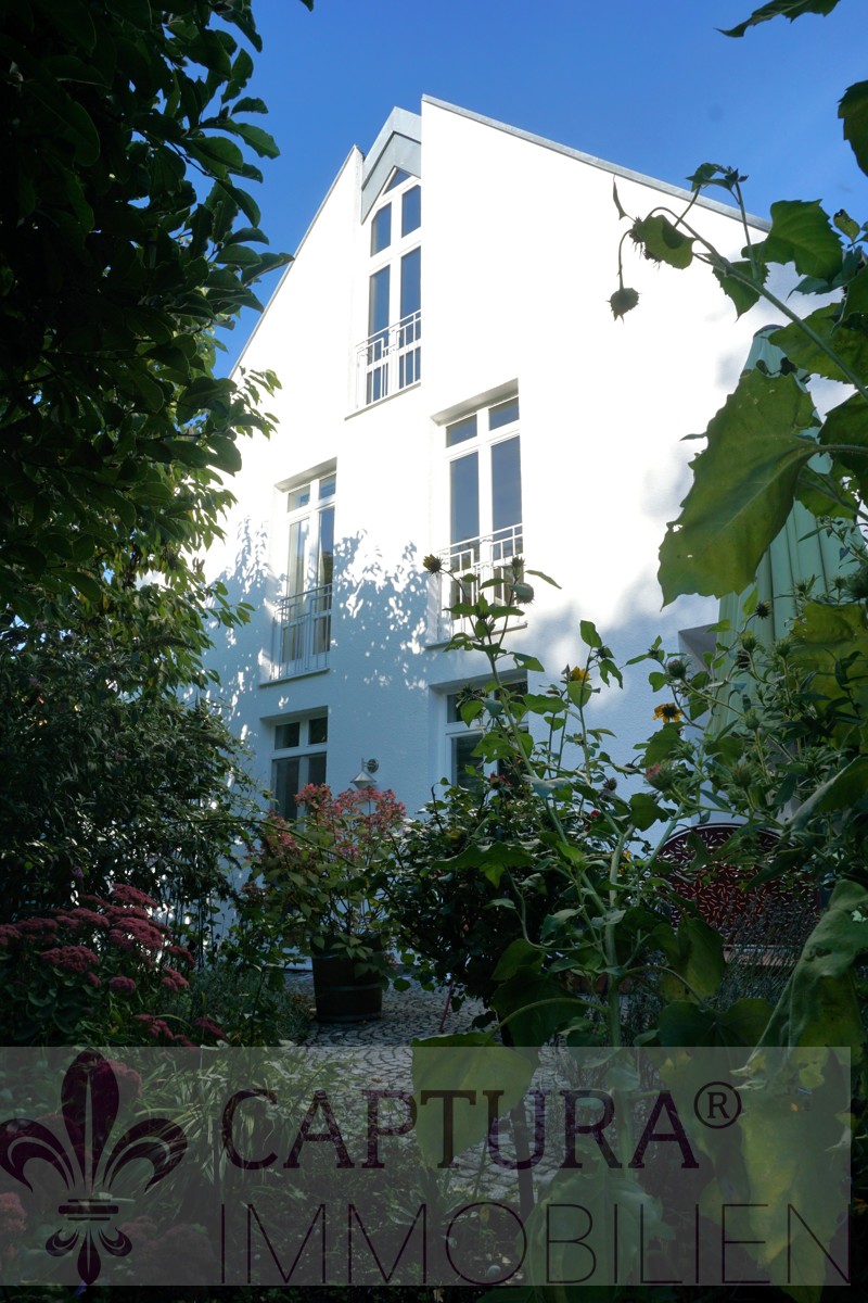 Blick vom Garten auf das Architektenhaus Einfamilienhaus Mainburg