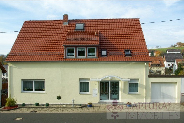 Frontansicht Illingen / Wustweiler Zweifamilienhaus Gepflegtes Zweifamilienhaus in Illingen!
