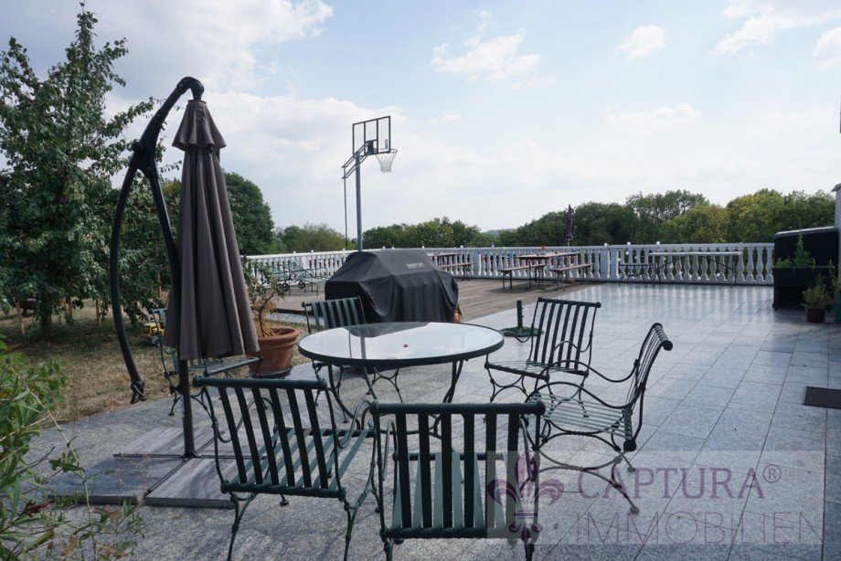 Gro�z�gige Terrasse Villa Wallerfangen / Oberlimberg