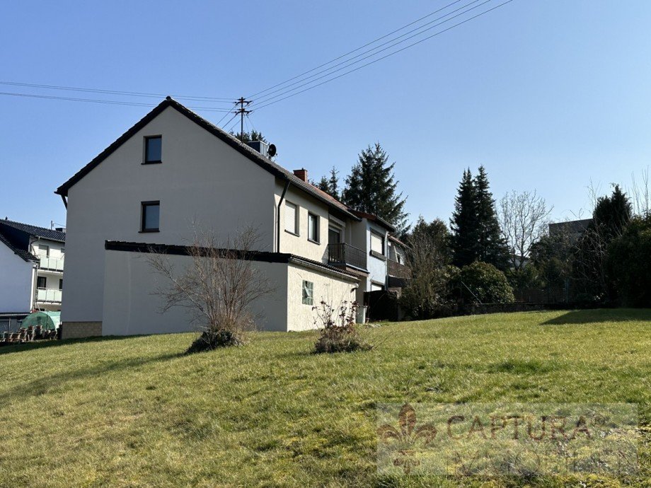 Der gro�z�gige Garten Zweifamilienhaus Illingen