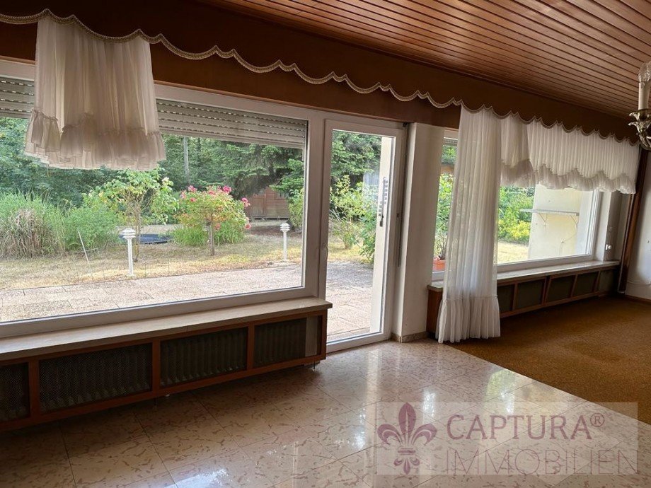 Esszimmer mit Zugang zur Terrasse Einfamilienhaus V�lklingen / F�rstenhausen