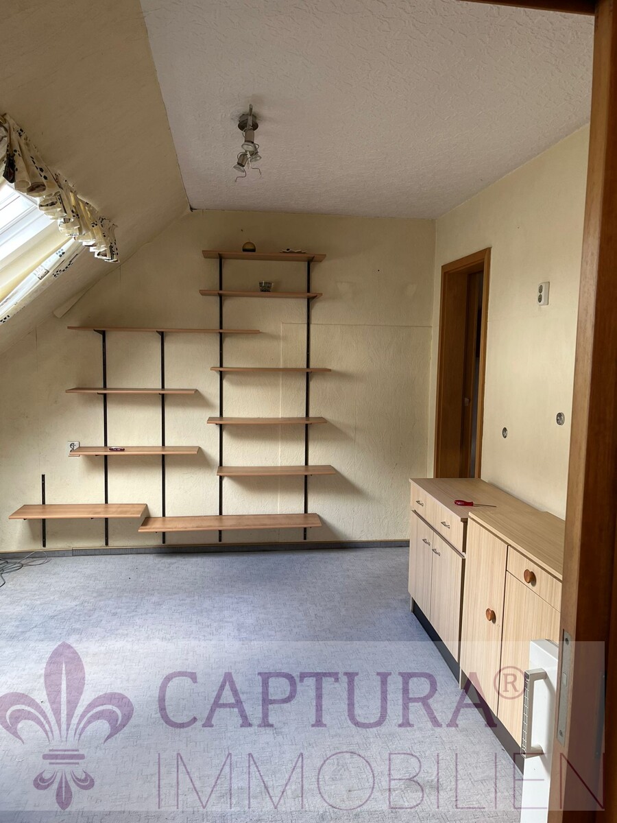 Zimmer OG Doppelhaush�lfte Eppelborn / Dirmingen