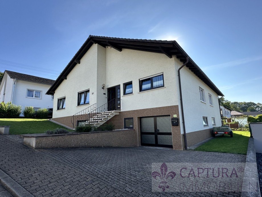 Front- und Seitenansicht Einfamilienhaus Rehlingen-Siersburg / Niedaltdorf