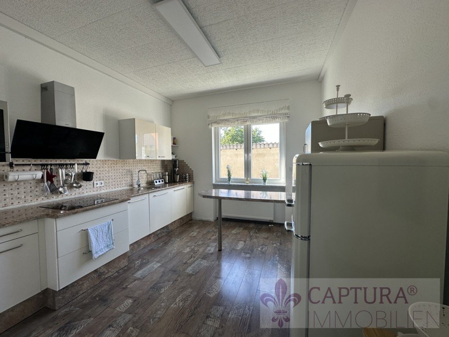 Die gro�r�umige K�che Haus Rehlingen-Siersburg