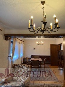 Wohnzimmer 2 Idyllisches Ein-Zweifamilienhaus mit Potenzial in ruhiger Lage von Eppelborn-Dirmingen!