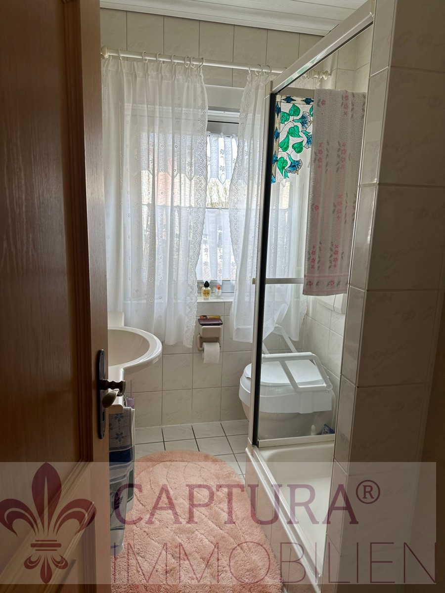 Bad Zweifamilienhaus Neunkirchen