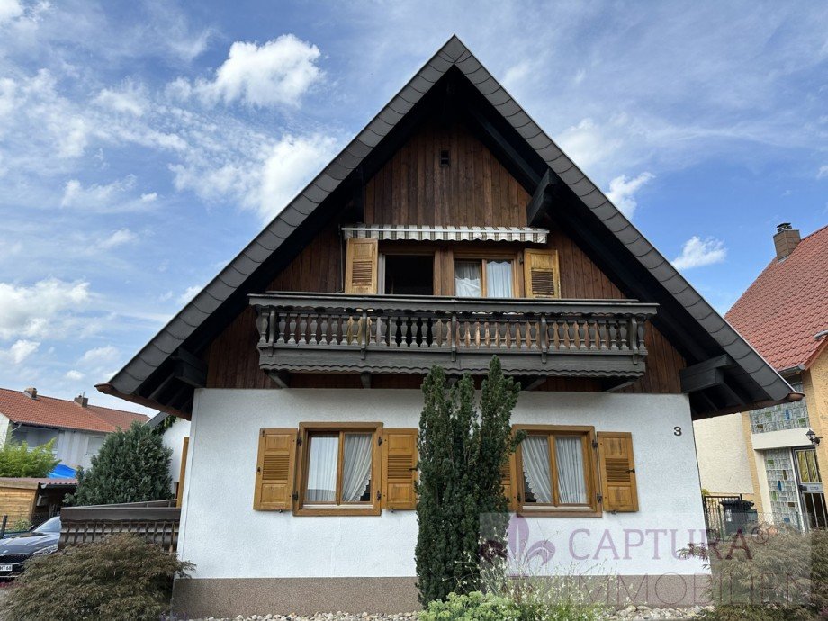 Die Frontansicht Einfamilienhaus Mandelbachtal