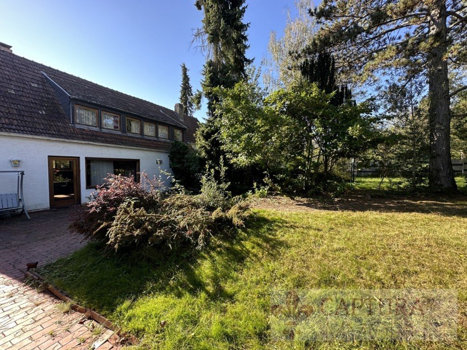 R�ckfront und Garten Zweifamilienhaus Saarbr�cken / Rastpfuhl